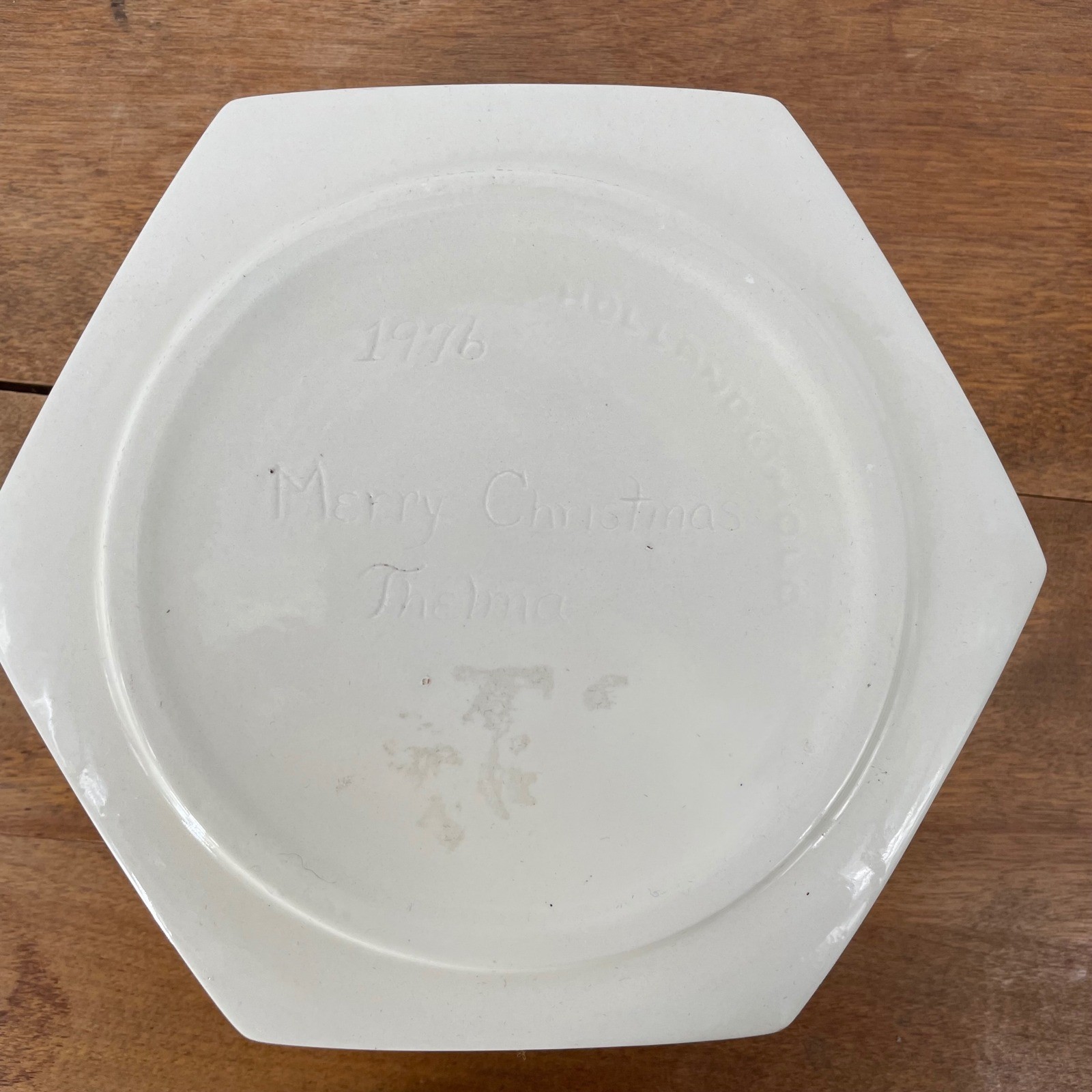 VTG 70s Holland Mold Ceramic Planter Hexagon Strawberry Design Ivory 6.5″