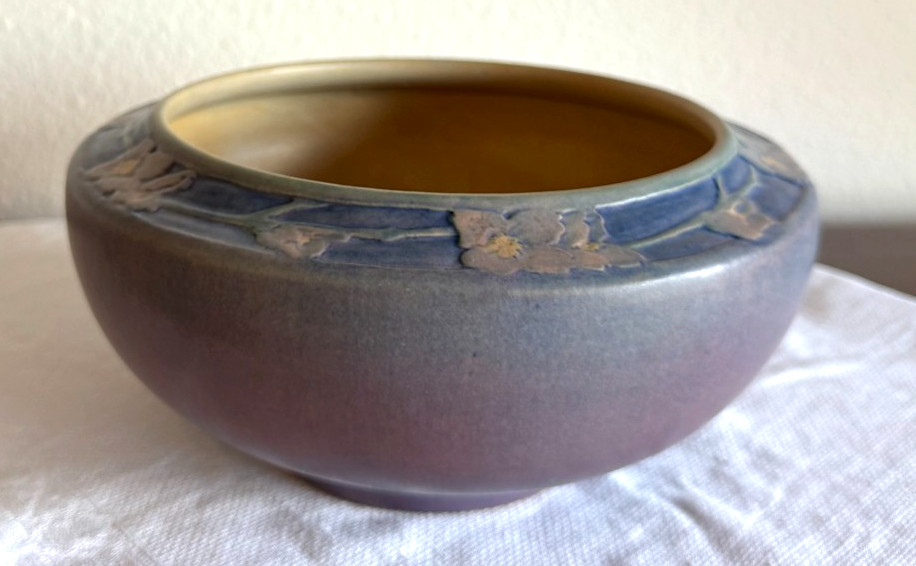 NEWCOMB COLLEGE POTTERY FLORAL VASE SADIE IRVINE 8″W BY 4″H EXCELLENT!