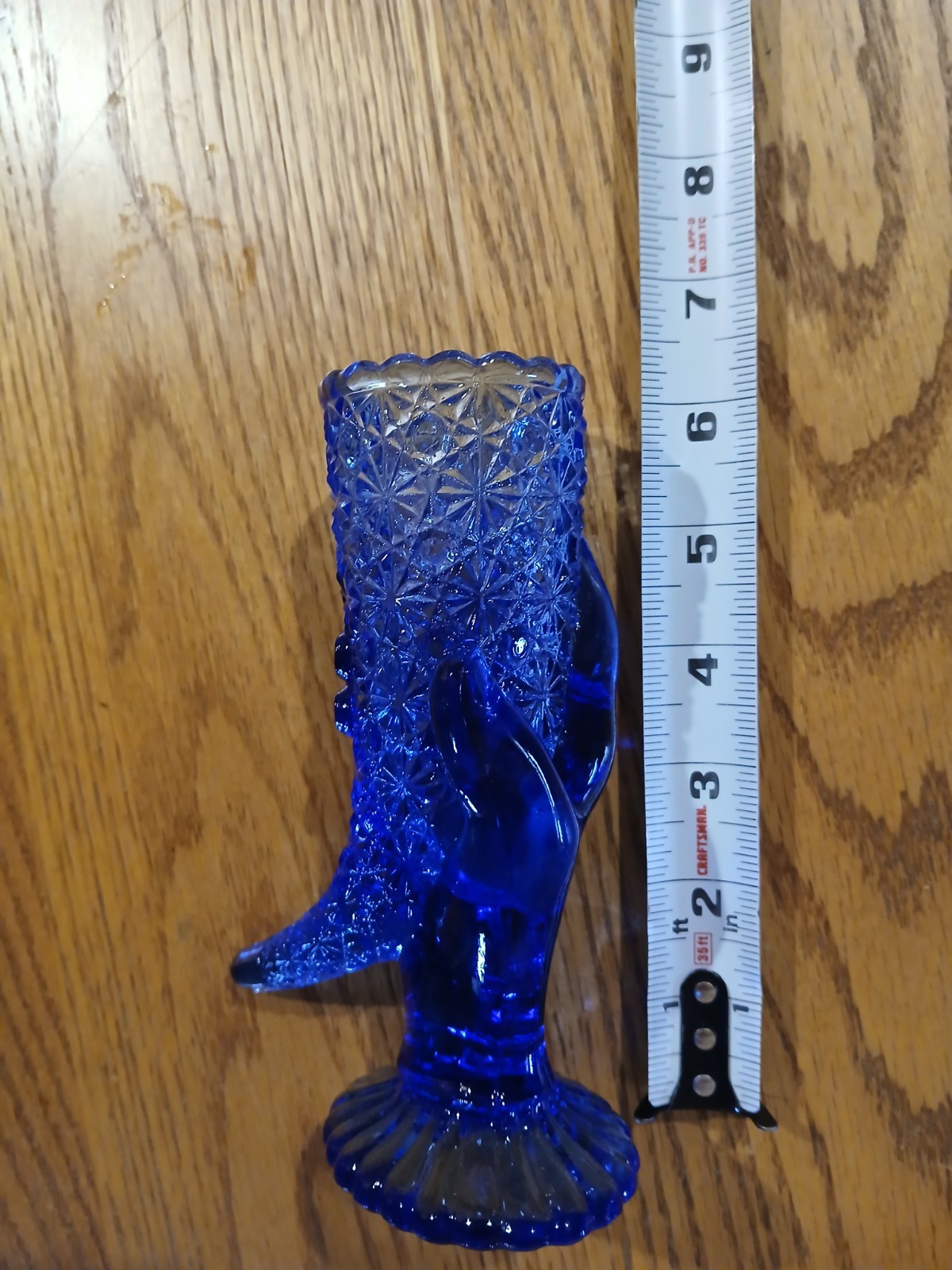 Vtg Fenton Colbalt Blue Glass Daisy And Button Cornucopia Hand Vase 6 1/8in