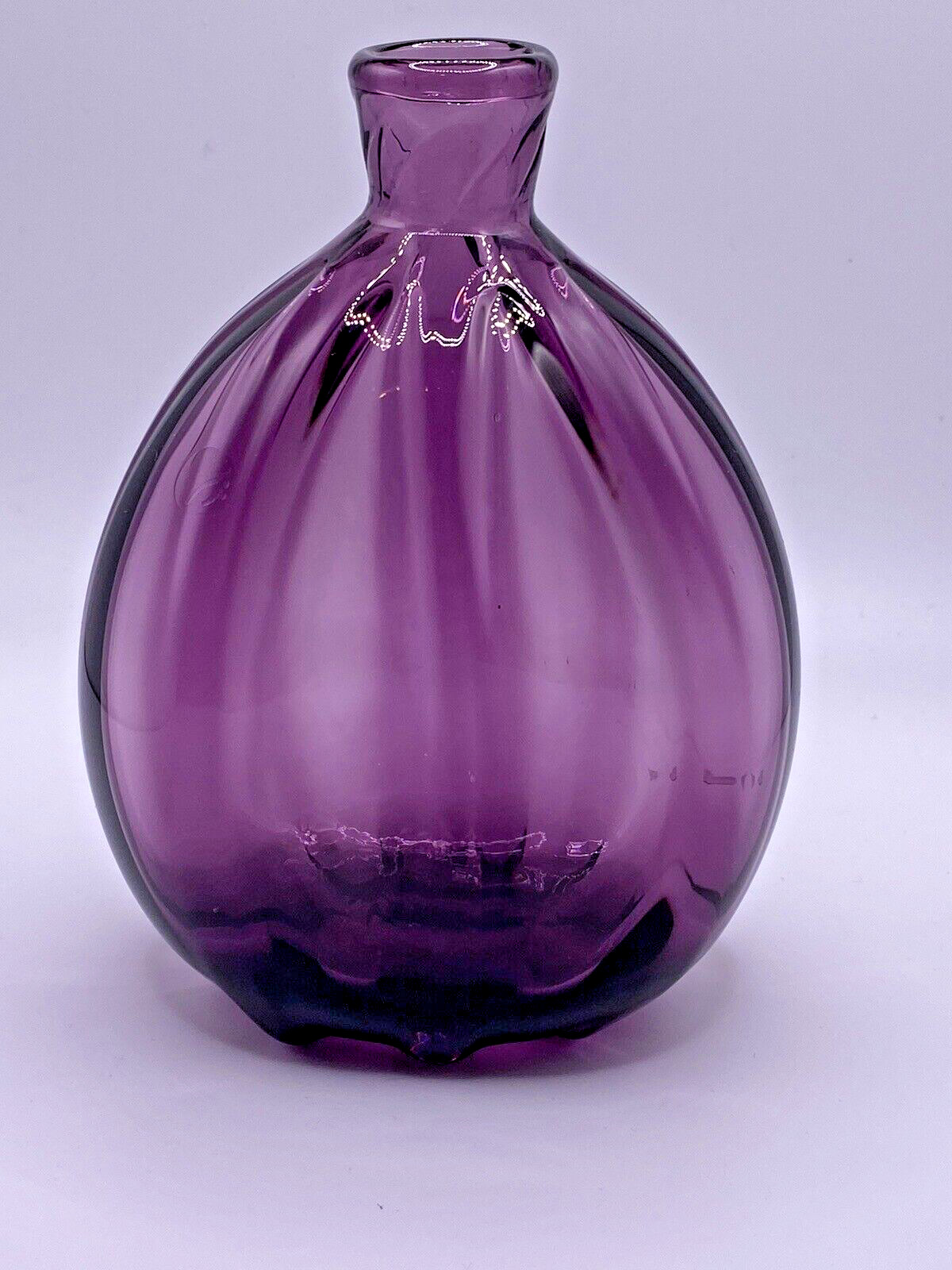 Vintage Amethyst Glass Ribbed Vase/Flask MMA Metropolitan Museum of Art 5.5”