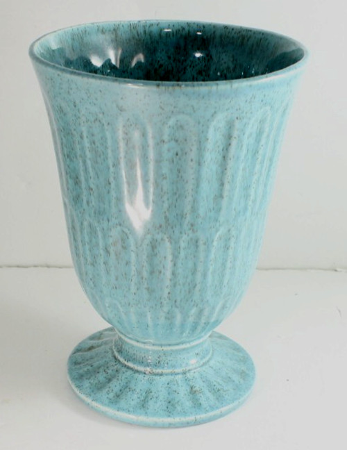 RED WING Pottery Vase # M1575 Robins Egg Blue Fleck 8″ EXCELLENT CONDITION