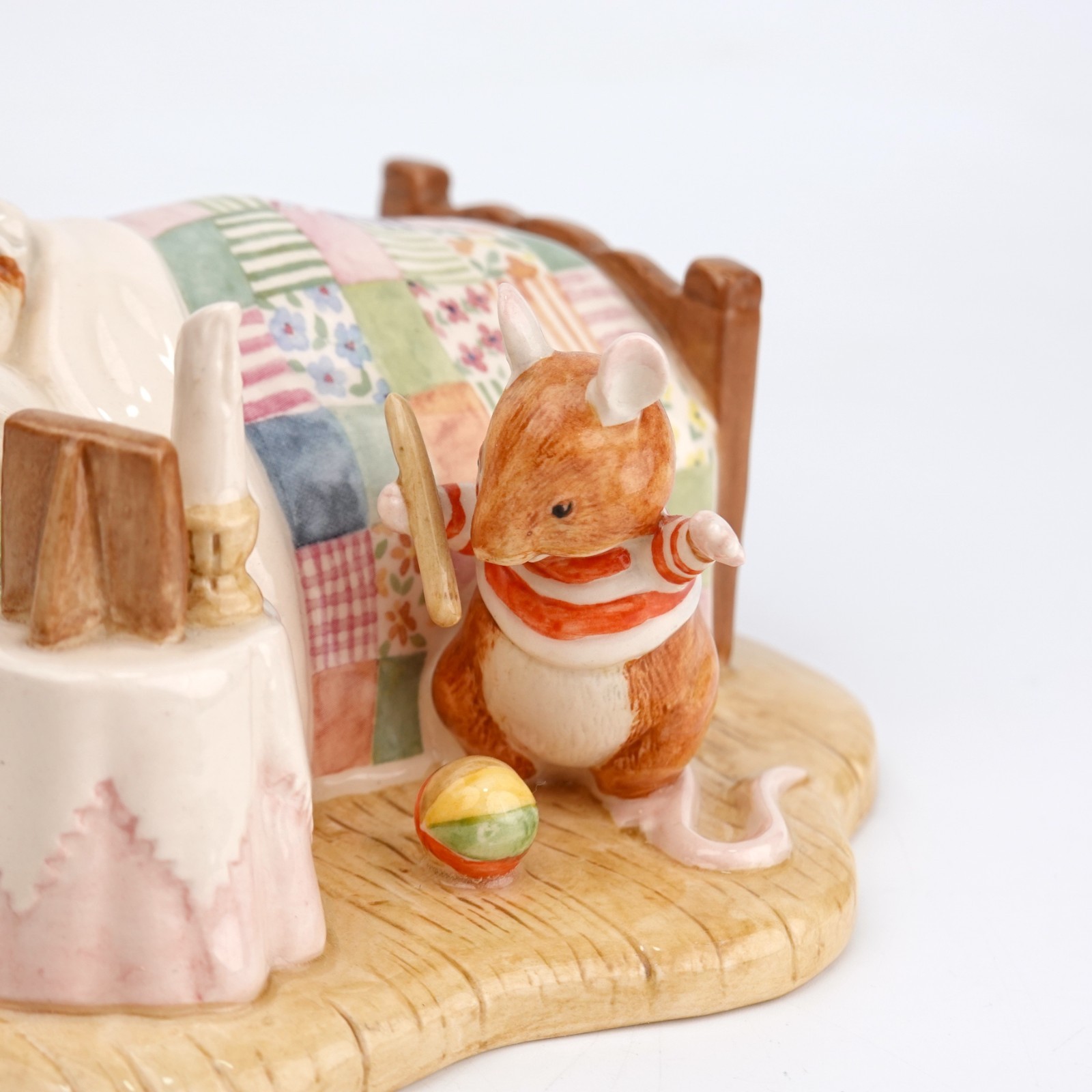 Royal Doulton Brambly Hedge “Happy Birthday Wilfred” DBH45 Figurine 26/3000 RARE