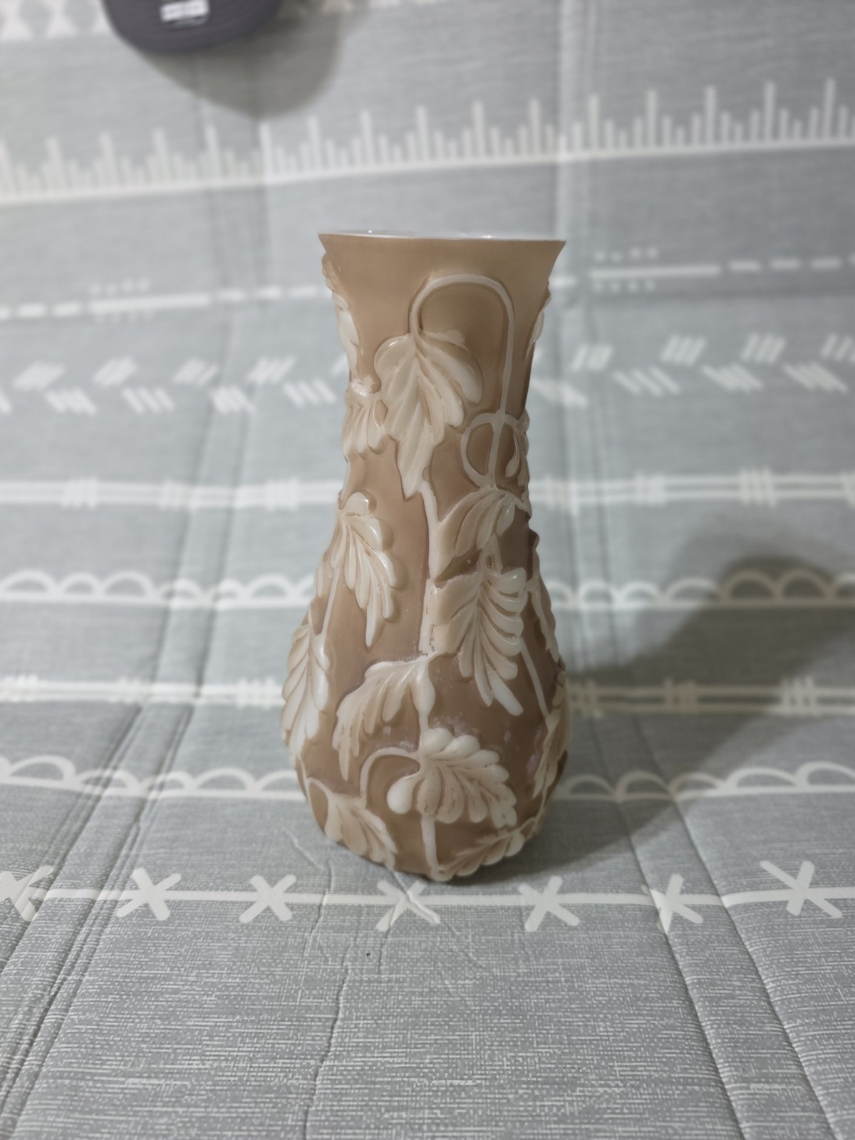 Phoenix Art Glass Brown Shadow Finish Philodendron 12″ Vase