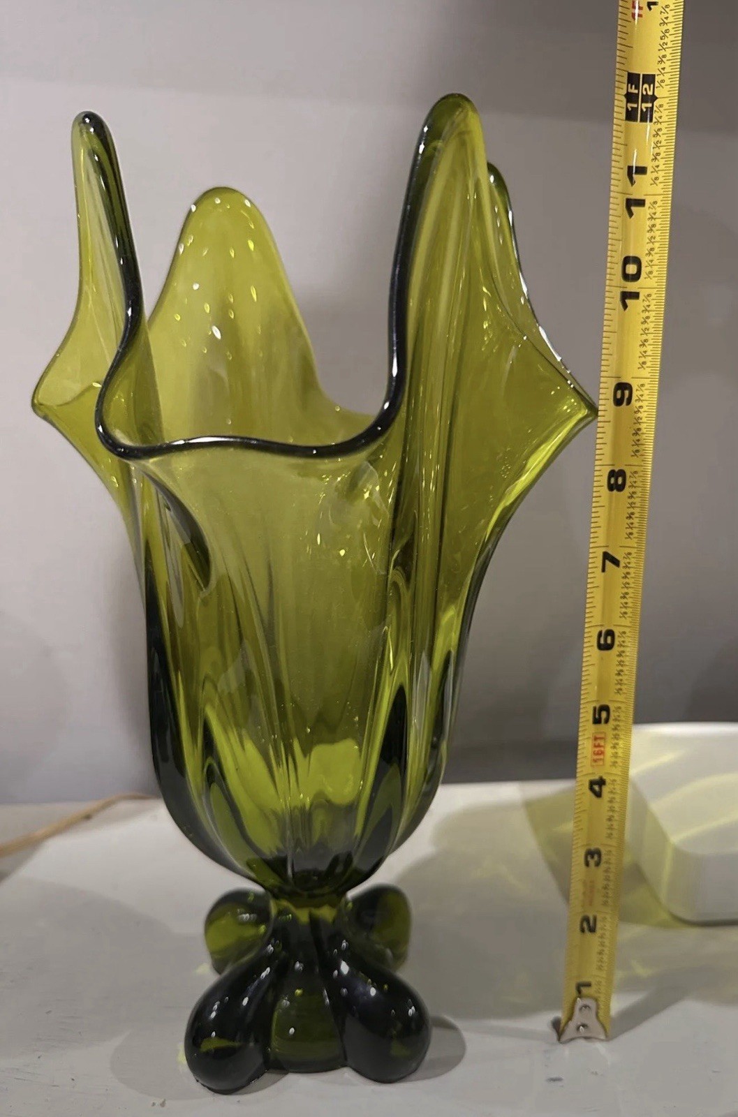 VIKING glass AVOCADO green FOUR SQUARE VASE 12 Inches Tall VVGUC