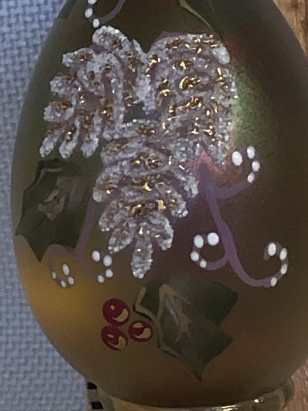 Fenton Iced Pinecones On Gold Glass Egg Pedestal