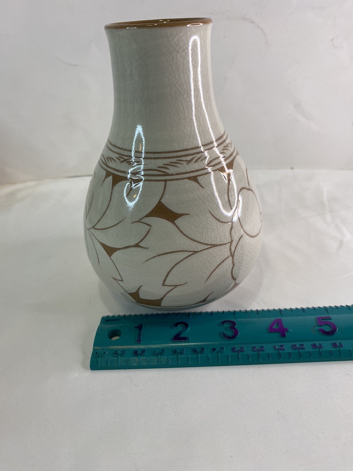 Brown And Cream Vase Floral Classic Crackle Glaze 6inch Flowers Leaves Cizhou