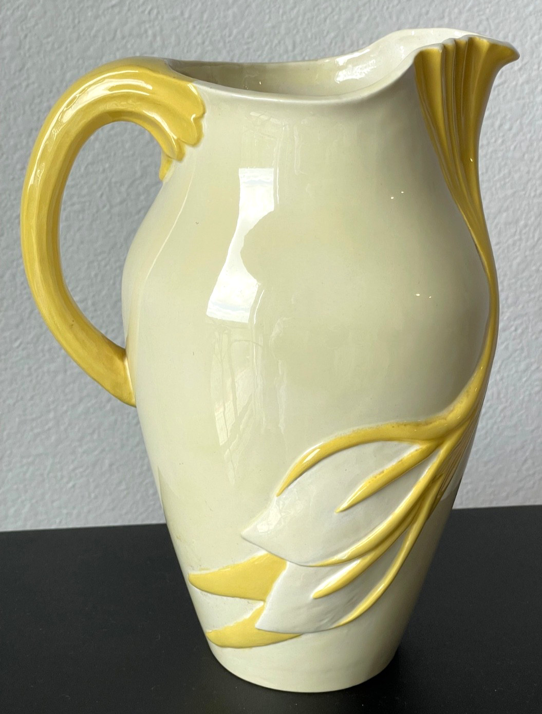 Vintage Calia Lily Ceramic Vase / Pitcher Mold 9″ Hand Painted Yellow & Cream