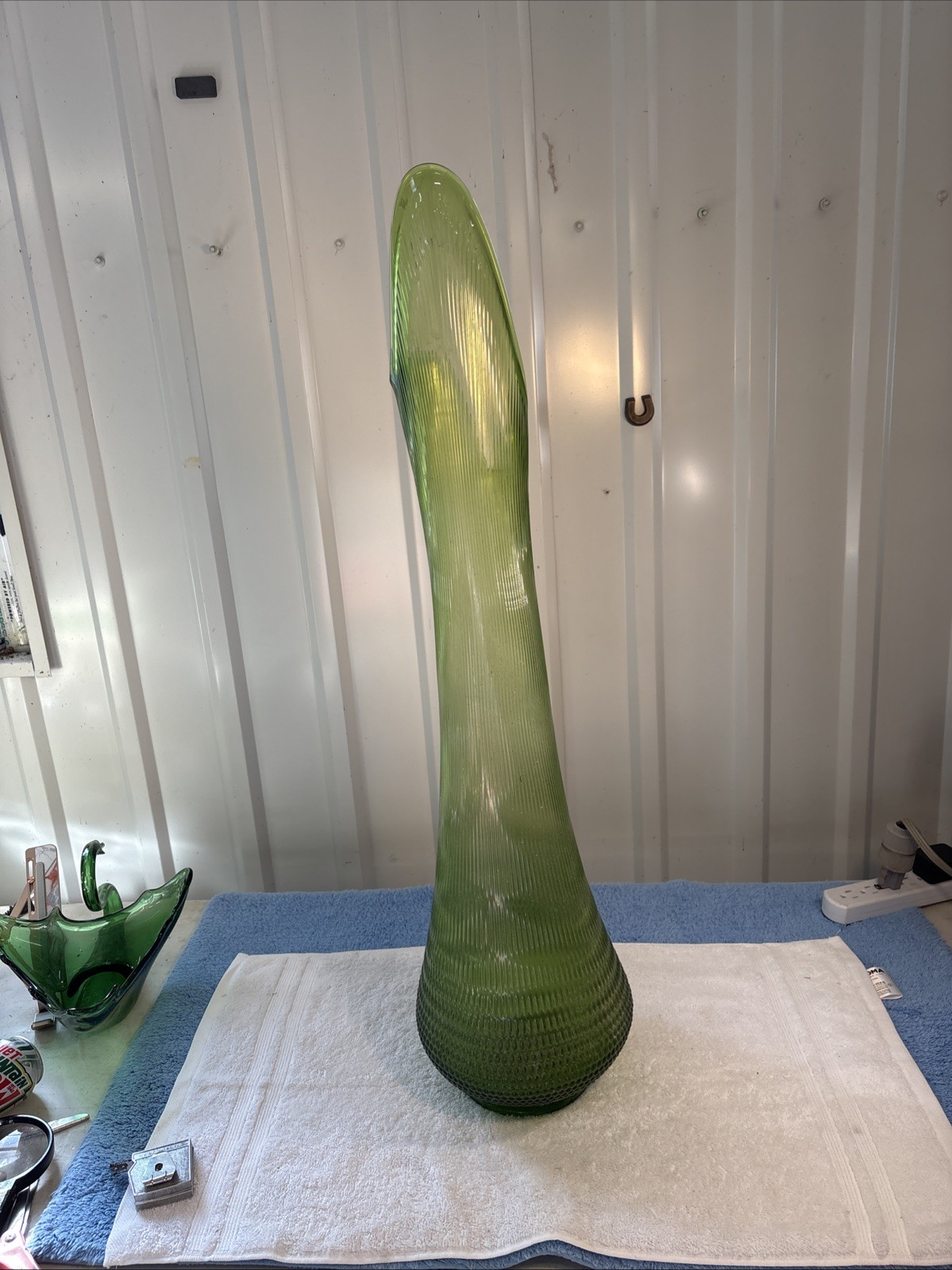 L.E. Smith 1960’s Green Swung Art Glass Vase 34″ Green with Nubby Butt Great