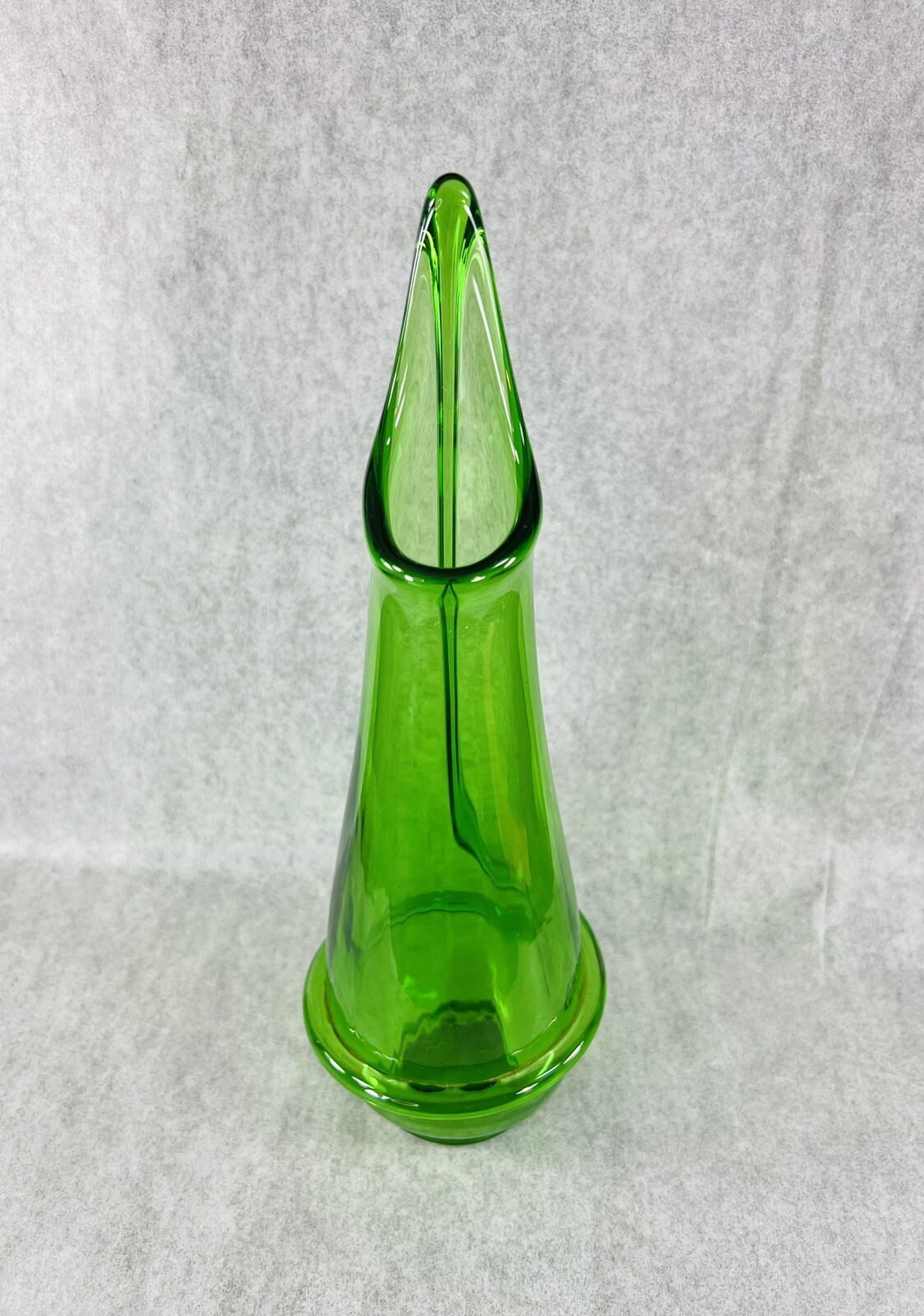 #229 Kanawha Rare Green Glass Uranium Mint Condition swung threaded gorgeous