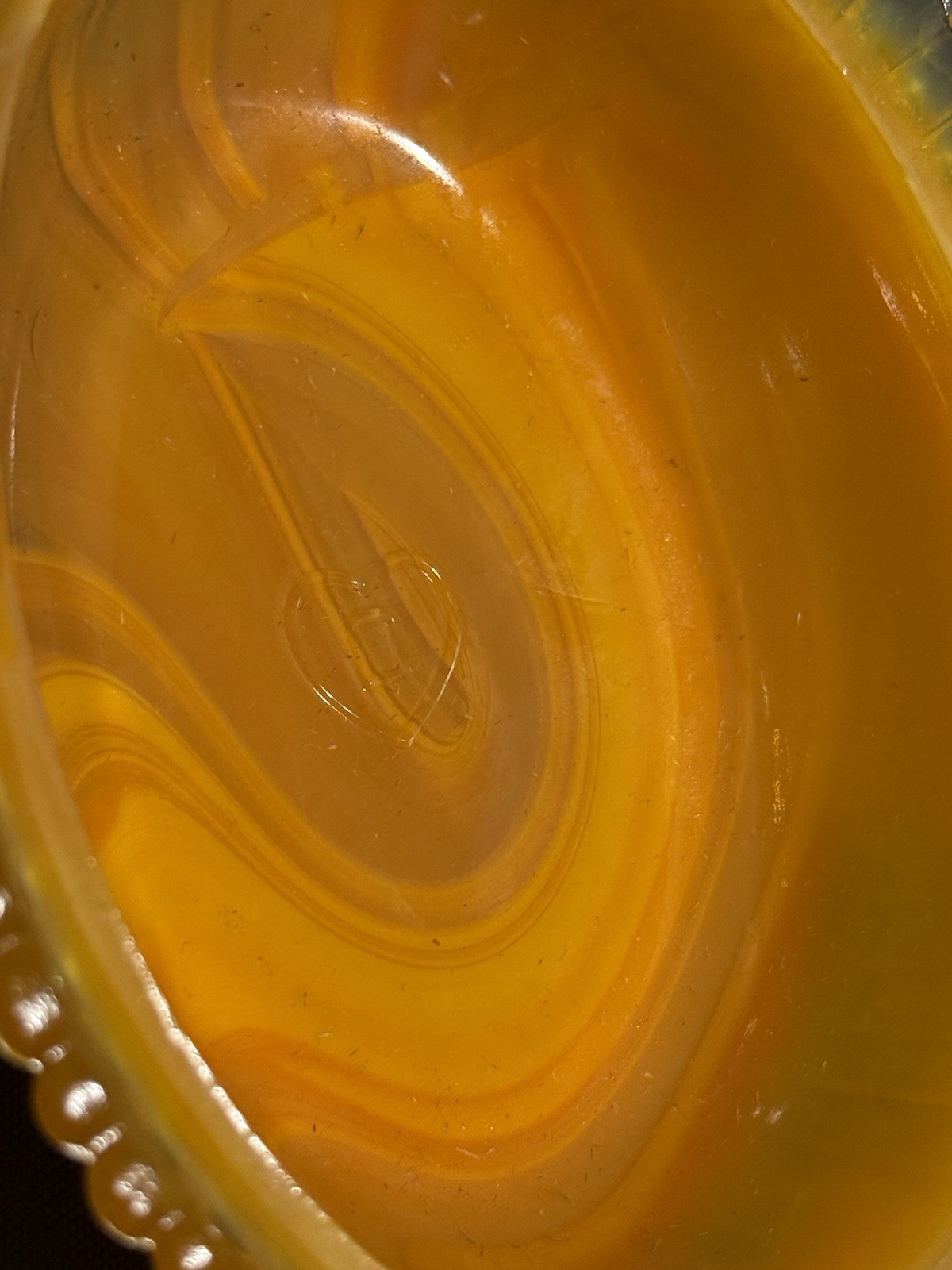 Vintage Yellow & Orange Slag Glass Nesting Robin Nest Bird & Berry Covered Dish