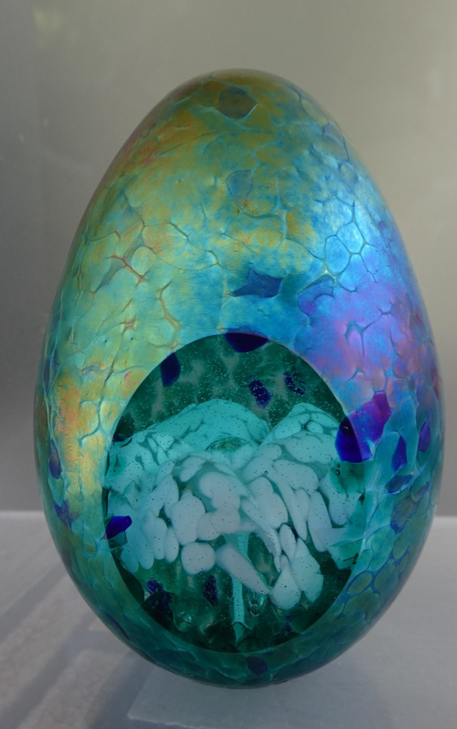 Signed Roger Vines Faceted Iridescent Egg Shaped Art Glass Paperweight 1994