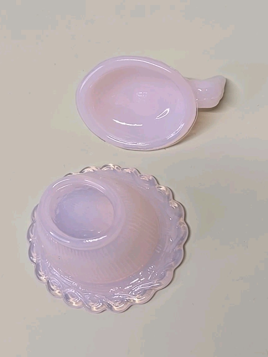 Mosser Crown Tuscan Pink Mini Hen Chick on Nest Salt Cellar