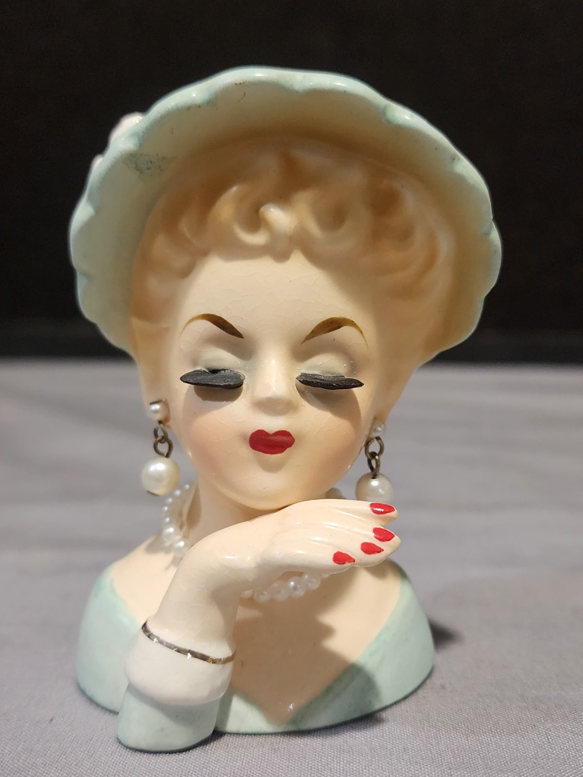 INARCO Head Vase E-774 3.5″ Lady In Light Green Dress And Hat Pearls Japan