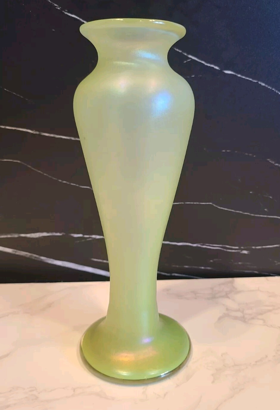 ZELLIQUE Green Iridescent Studio Art Glass Signed Vase 2001 8.5″ x 3.25″ EUC