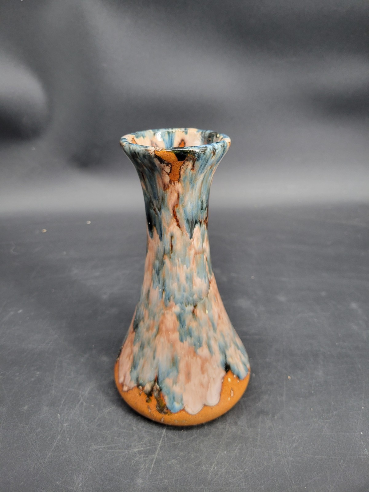 Beautiful , Vintage Brush McCoy Art Pottery Brown Onyx Art Vase #064 8.25 Inches