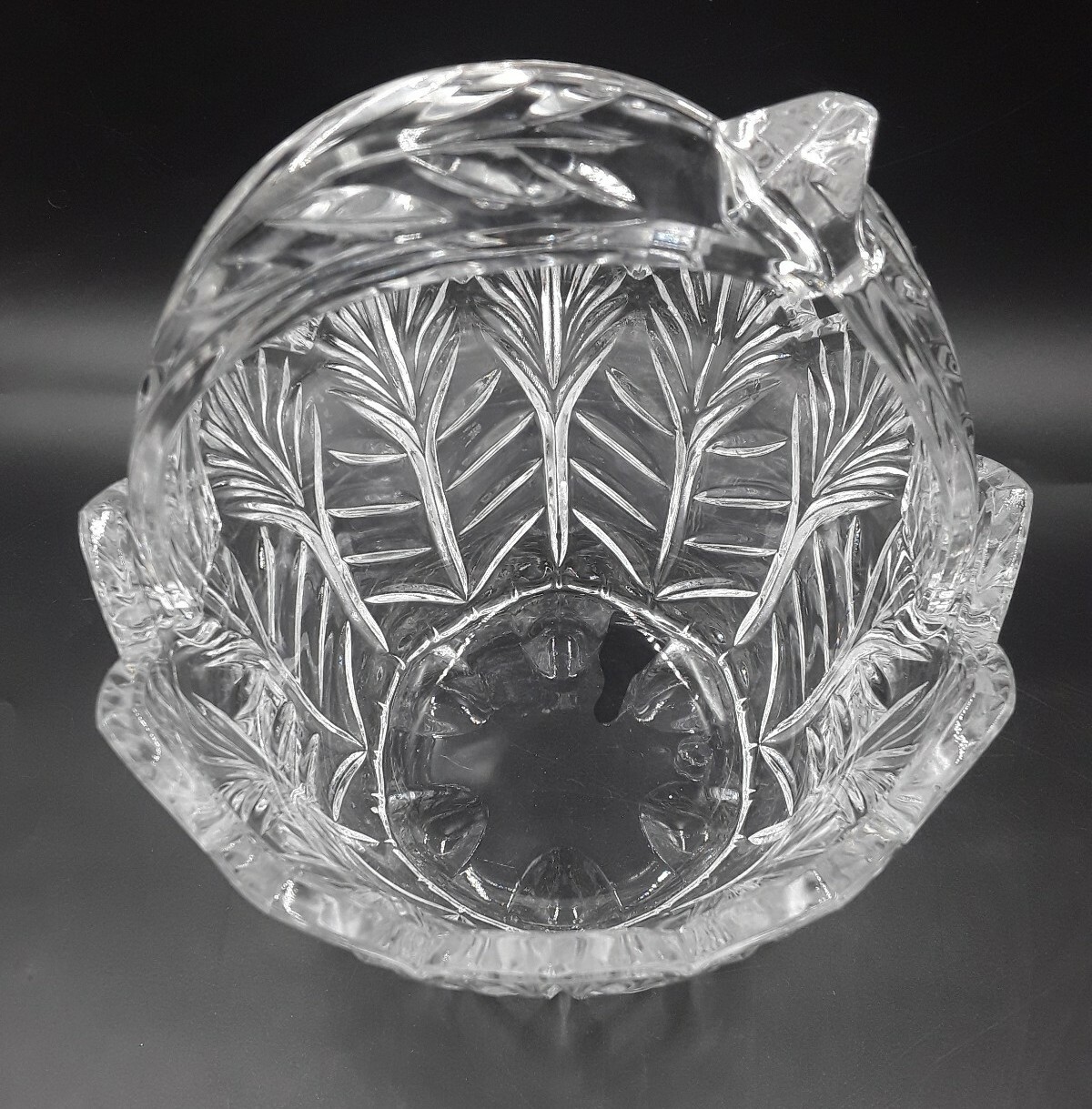 VINTAGE LEAD CRYSTAL CLEAR LEAF DESIGN 8″ HANDLED BASKET