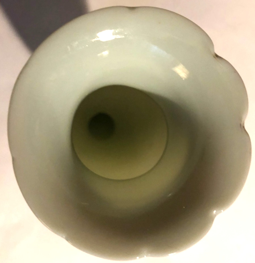 Vintage Green Milk Glass Vase Jade Colored Green Scalloped Top Art A1