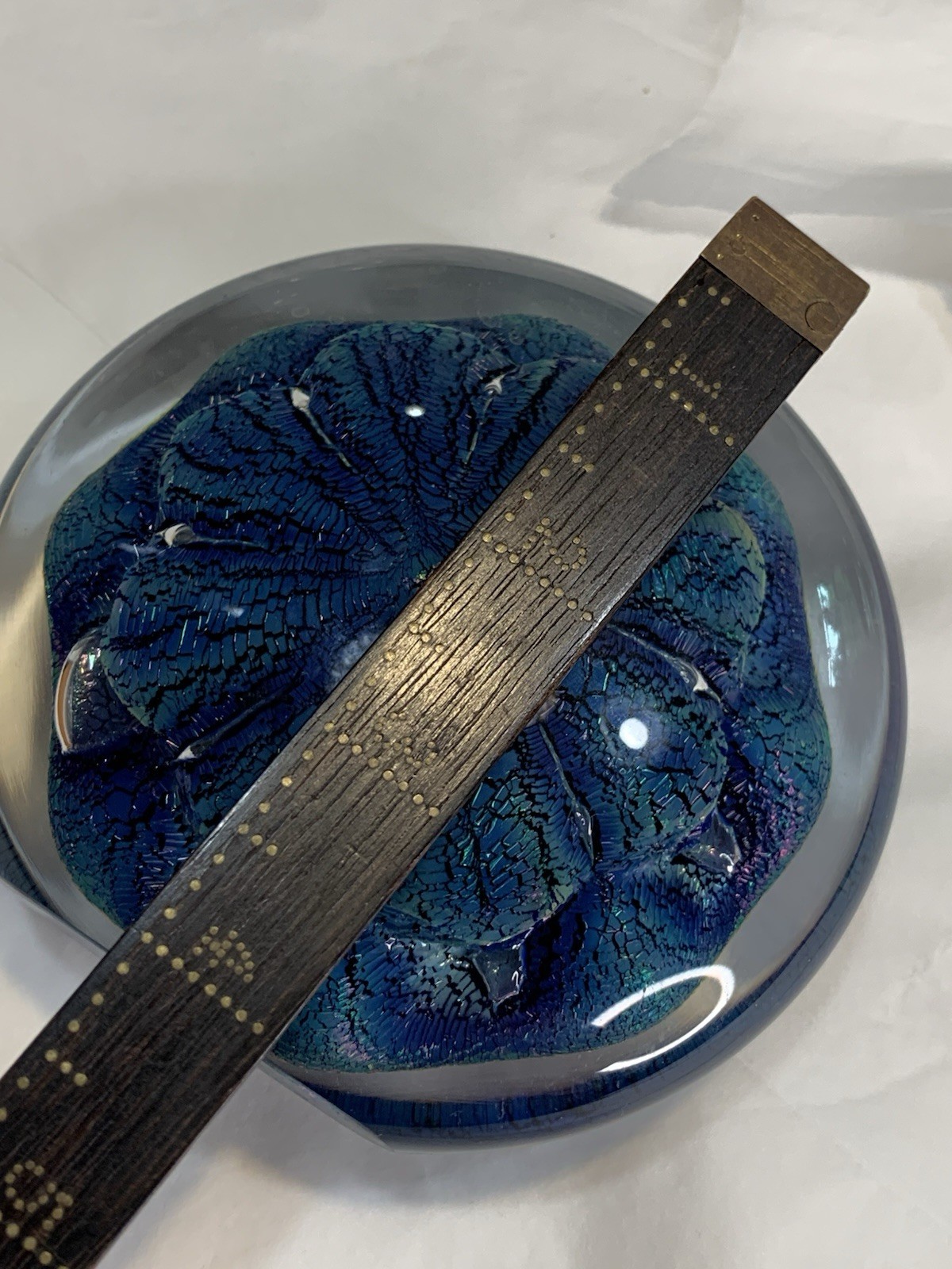 Robert Eickholt Signed 1982 Art Glass Paperweight Round Flat Sculpture Blue 4”
