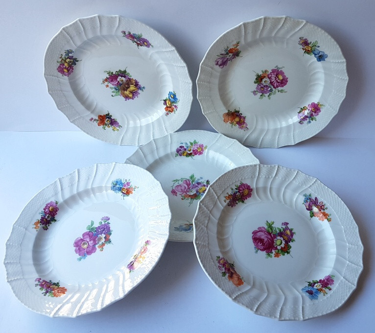 KPM Porcelain Plate Neuosier Sceptre Brand Iron Cross 1. Choice um1916 K483