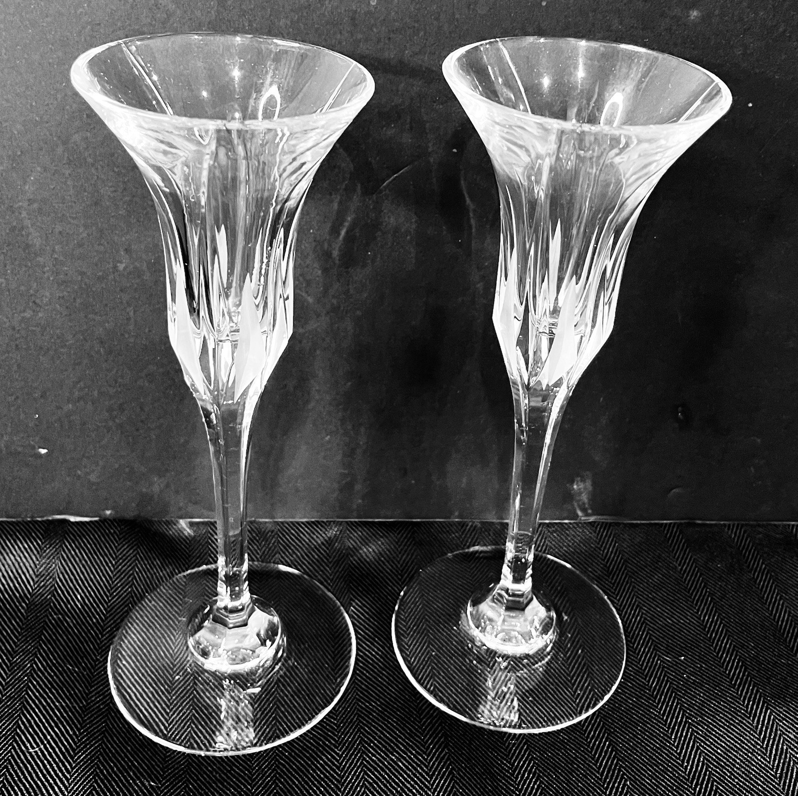 2 Mikasa Flame D’Amore Candleholders Set Elegant Crystal Cut Frosted Floral