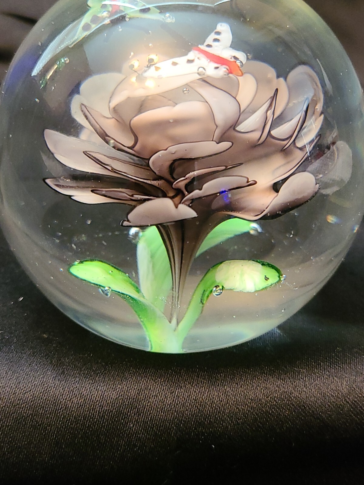 Large Vintage Art Glass Paperweight 3.25″ Purple Flower Butterflies