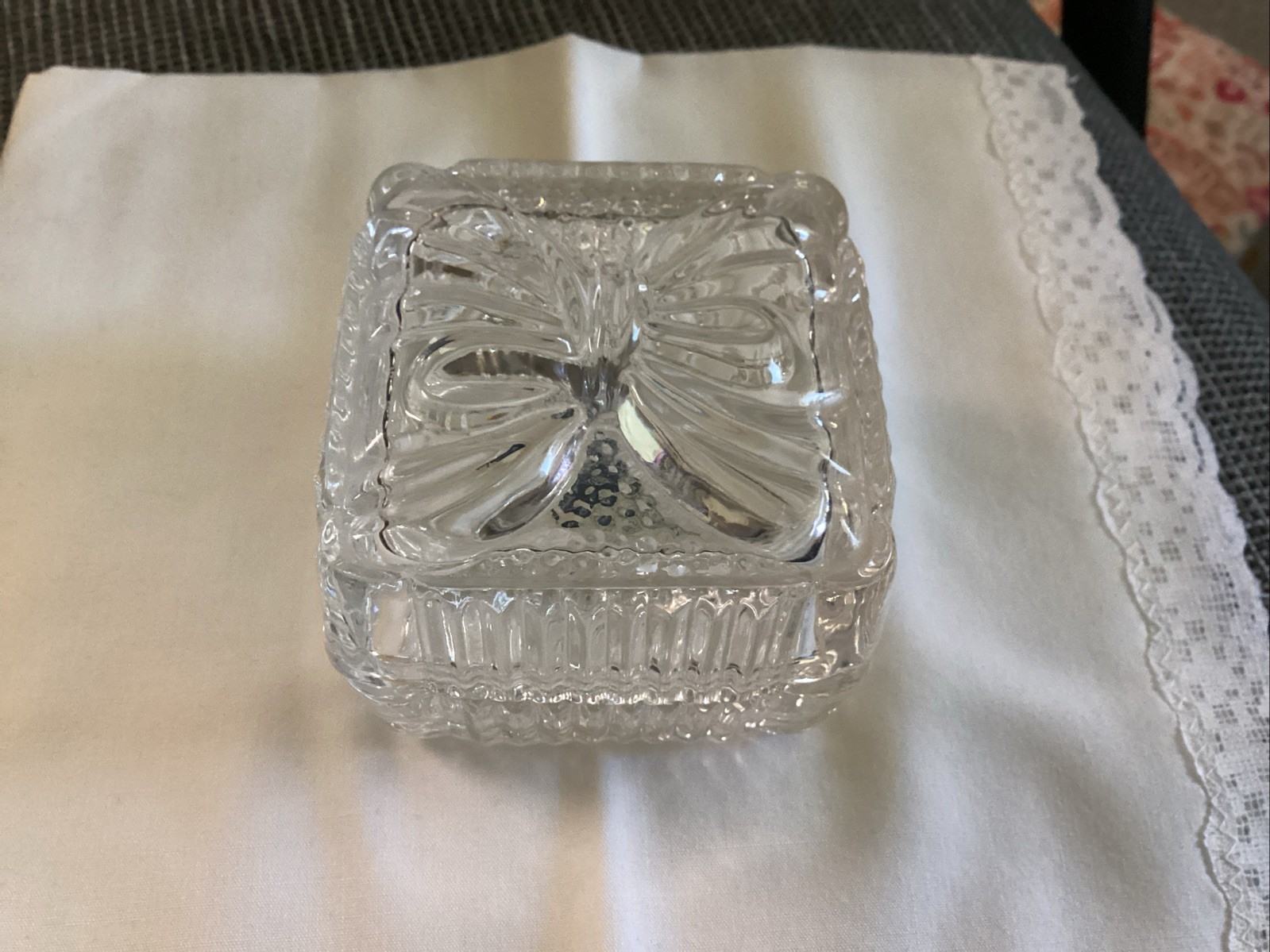 Vintage 1960s Crystal Clear Industries 24% Lead Crystal Trinket Box 2.5″x2.5″.