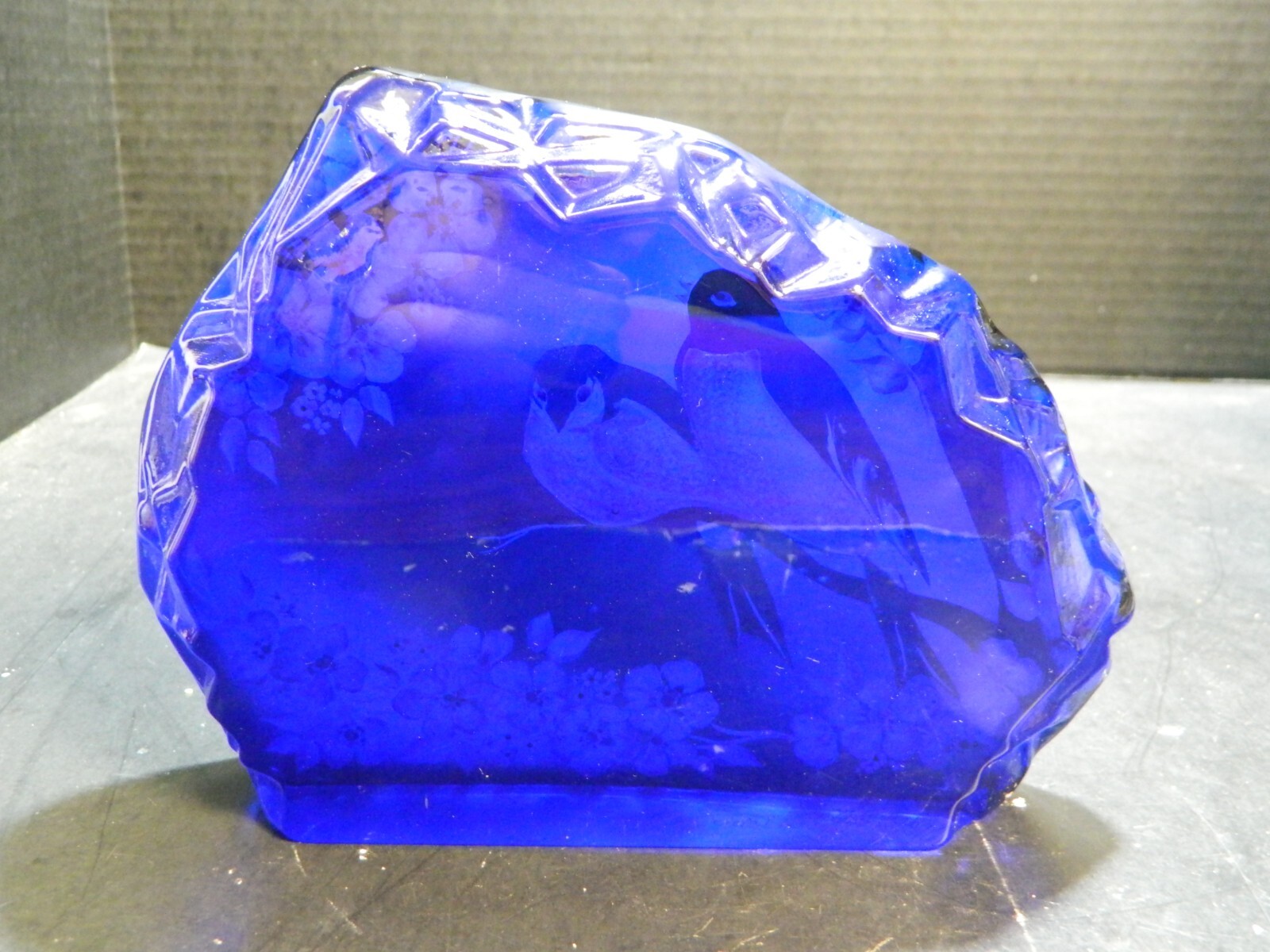 Fenton LE Hand Painted Love Birds Cobalt Iceberg Paperweight Kibbe #1/6 (2018)
