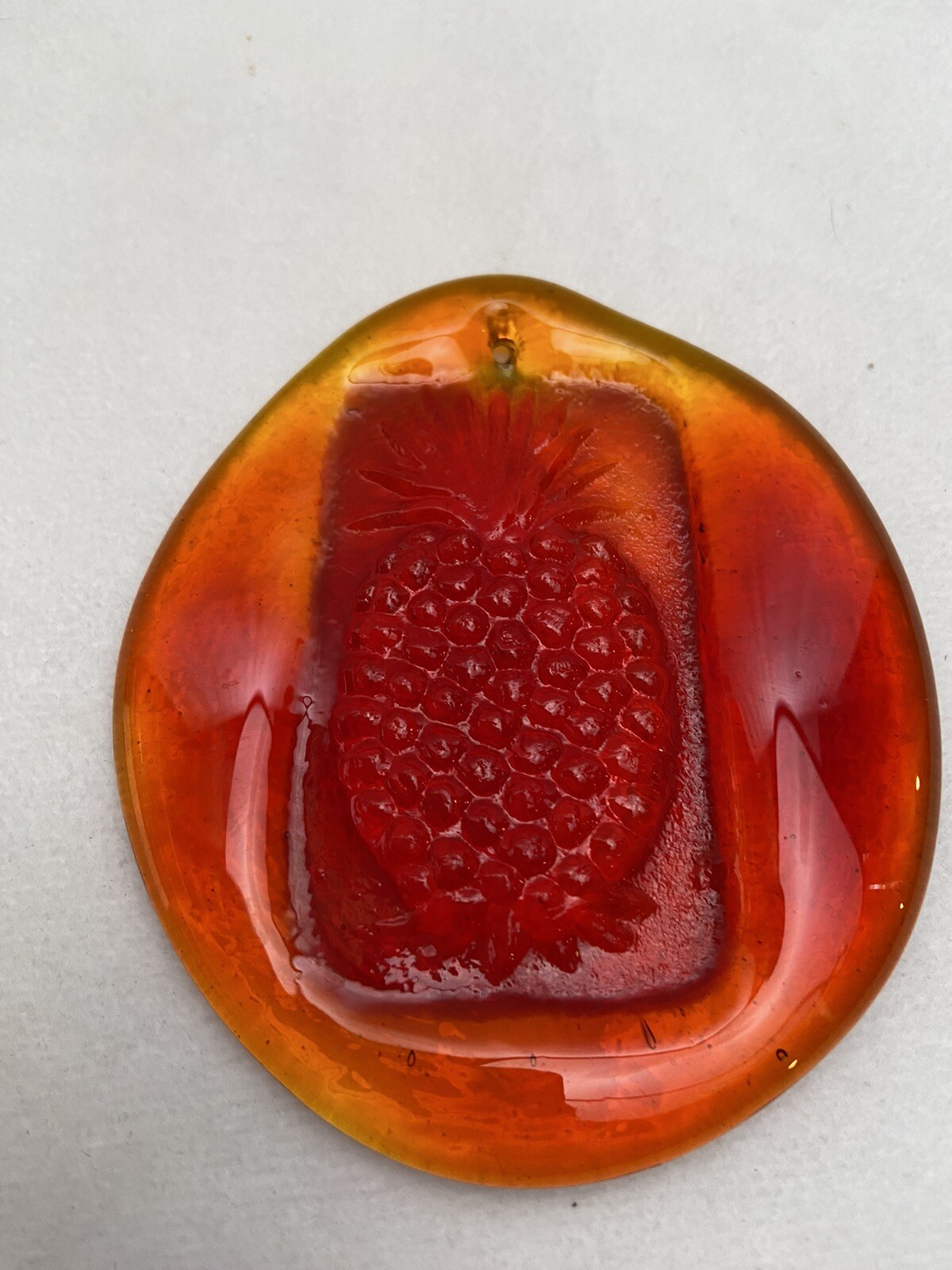 Vtg Pressed Art Glass Medallion Suncatcher Red/Orange Pineapple 3.75″ x 4″
