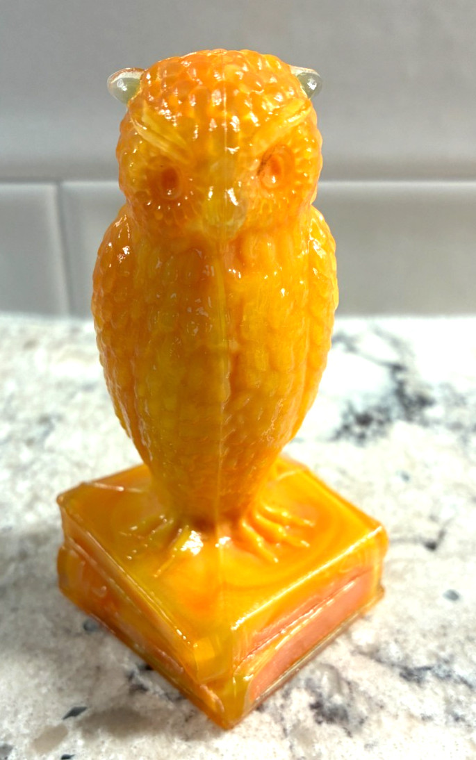Vintage Degenhart Glass Orange Tangerine Wise Owl on Books Figurine Paperweight