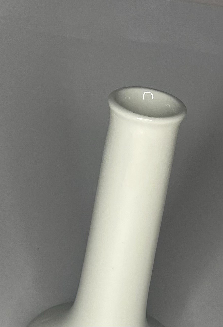 Vintage Hall Pottery USA White Ceramic Bud Vase Mid Century Modern 6″H