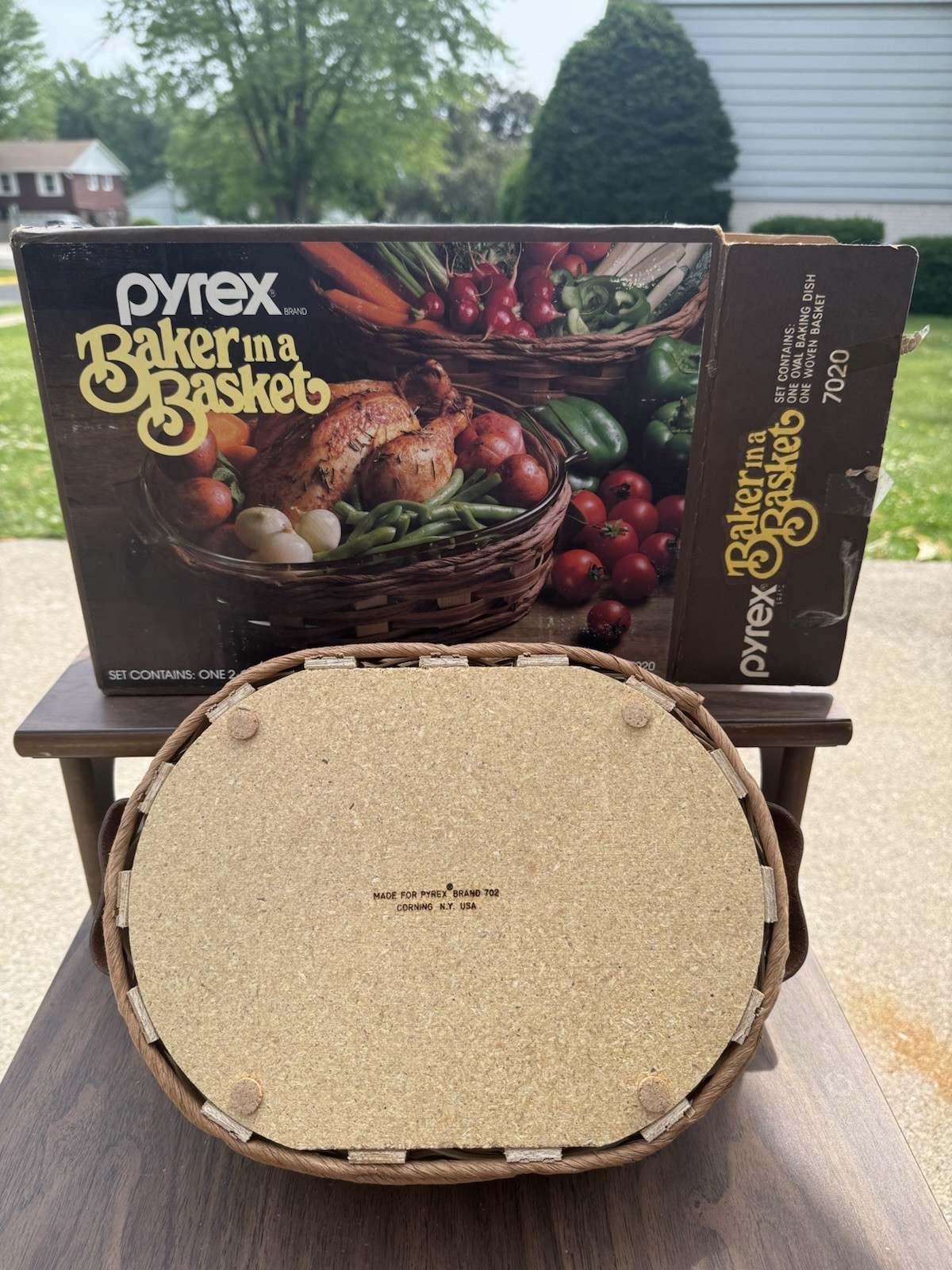 Vintage Pyrex Baker In A Basket 2QT Baking Dish W Woven Basket w Box!