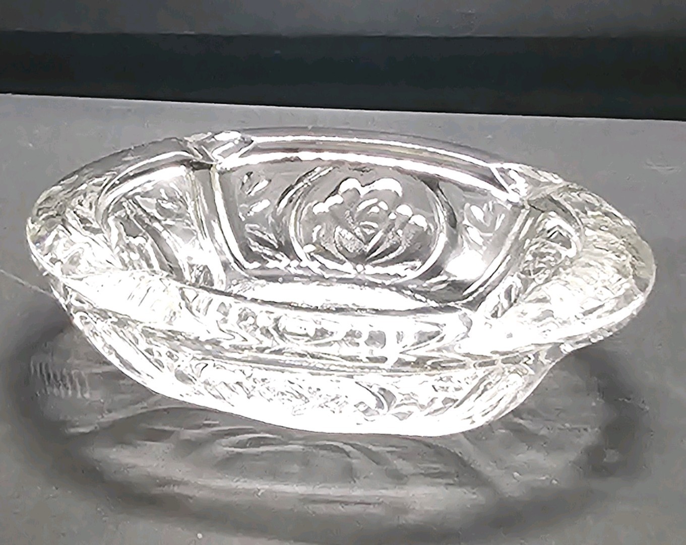 Vintage KIG Indonesian pressed glass rose pattern ashtray. Excellent Condition