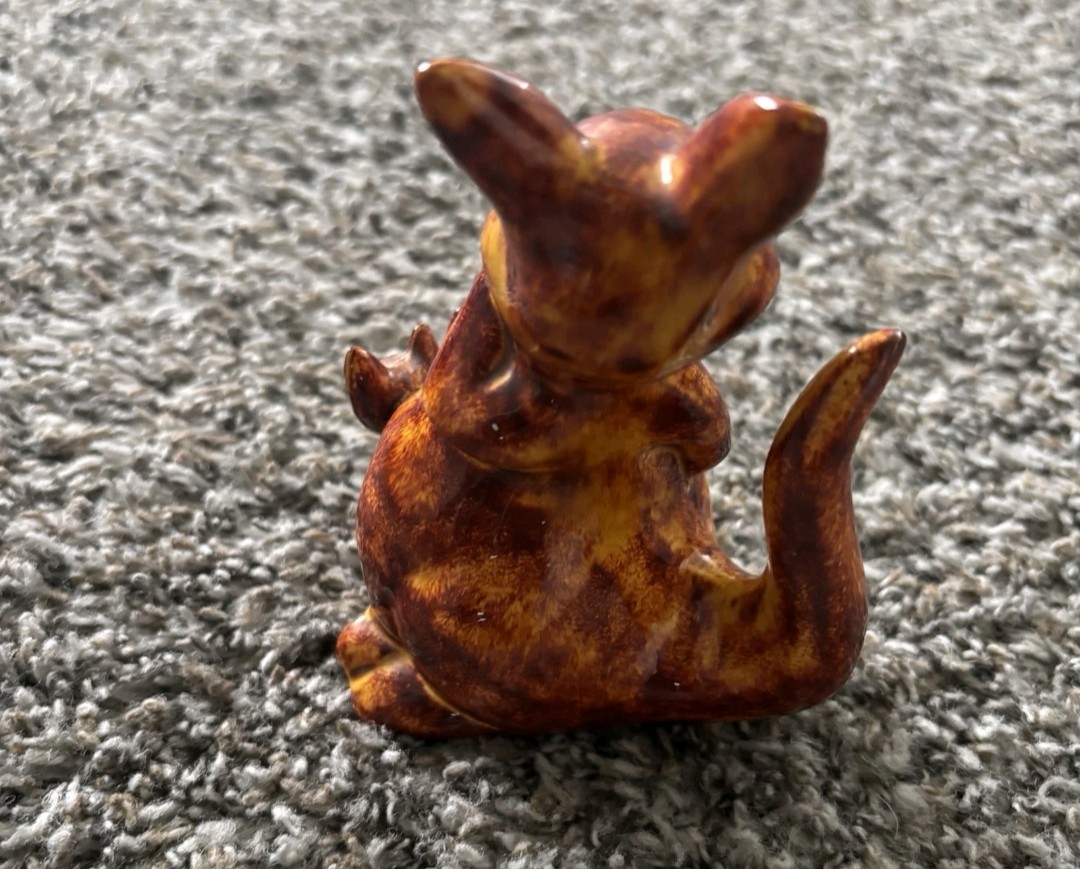 Vintage Kangaroo w/ Joeys Pottery Figurine Art Brown Green Jeweled Eyes 5”