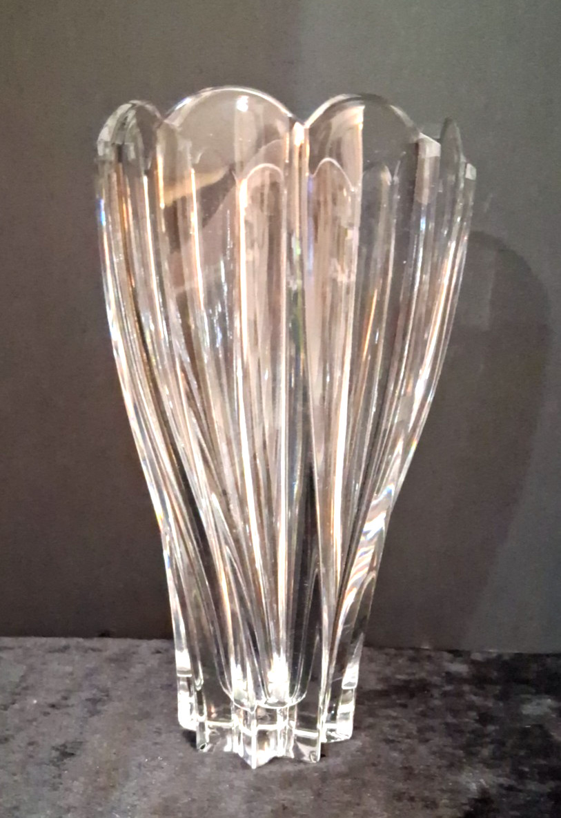Marquis by Waterford VASE, Crystal Glass, 8 inches Tall. Stamped, Clear, Swirl