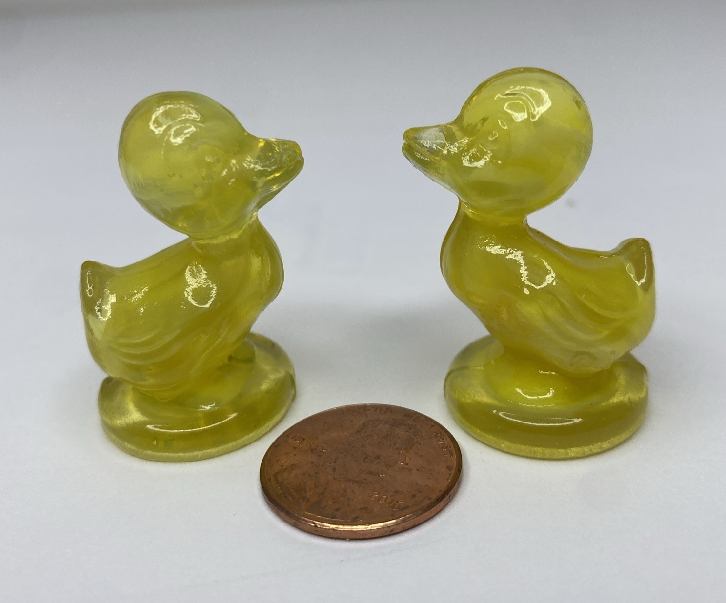 2 Small Boyd Debbie Ducks Yellow Slag Glass Figurines Glows Yellow