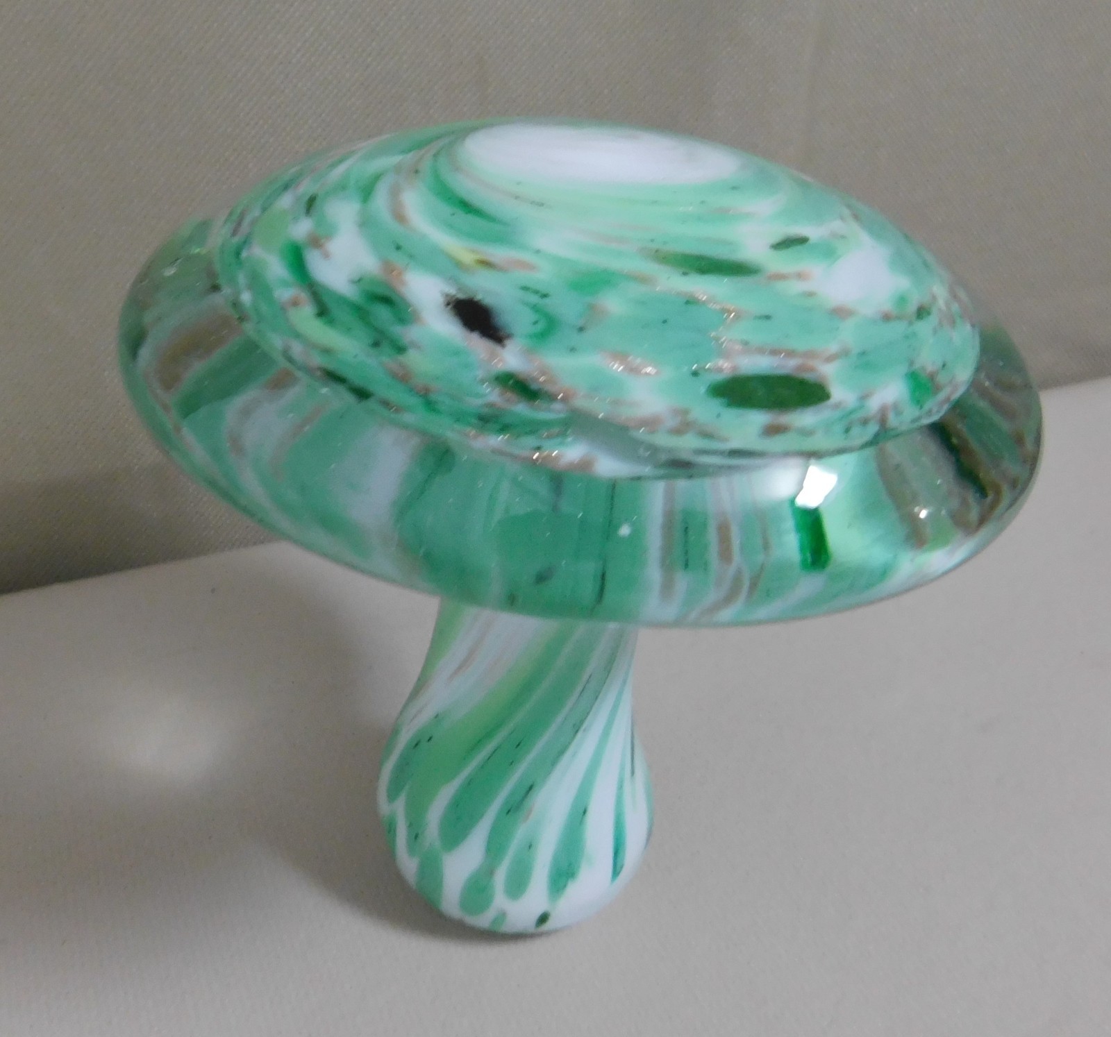 Vintage Glass Clear Green & White Mushroom Toadstool Paperweight 4”