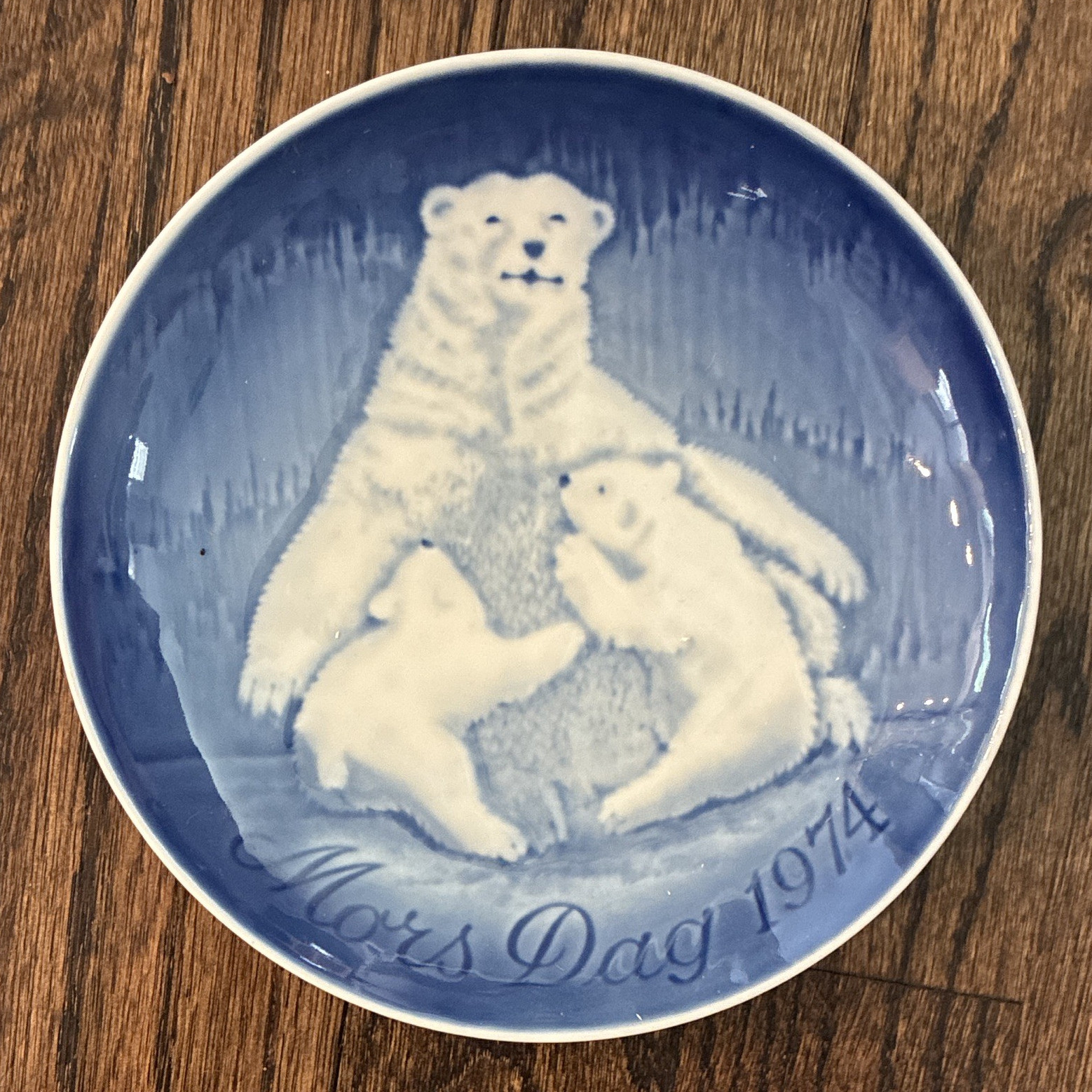 Bing & Grondahl B&G 1974 Mother’s Day Polar Bear Porcelain Plate 9374
