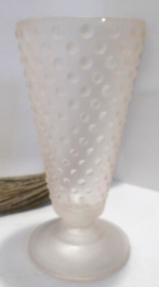 Vintage Pink Peachy Frosted Glass Hobnail Flower Vase Art Glass 7 3/4″ Tall