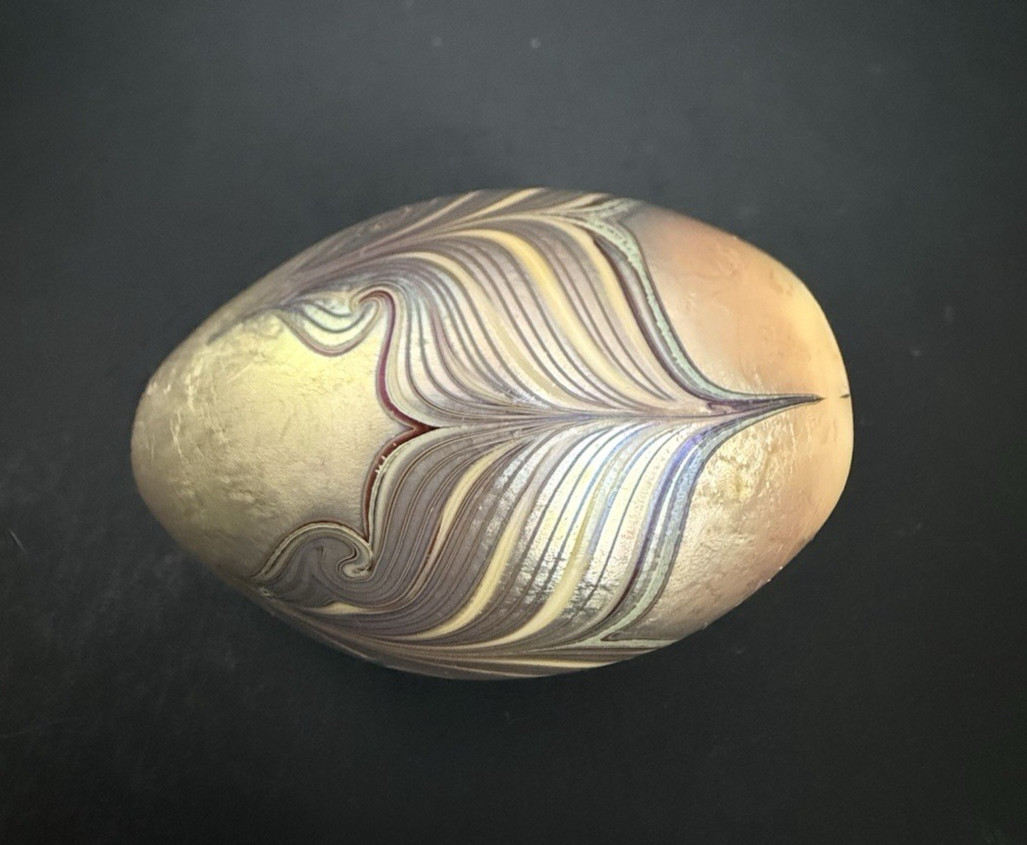 Vintage 1976 Orient & Flume Iridescent Pulled Feather Egg Paperweight 3″ Signed
