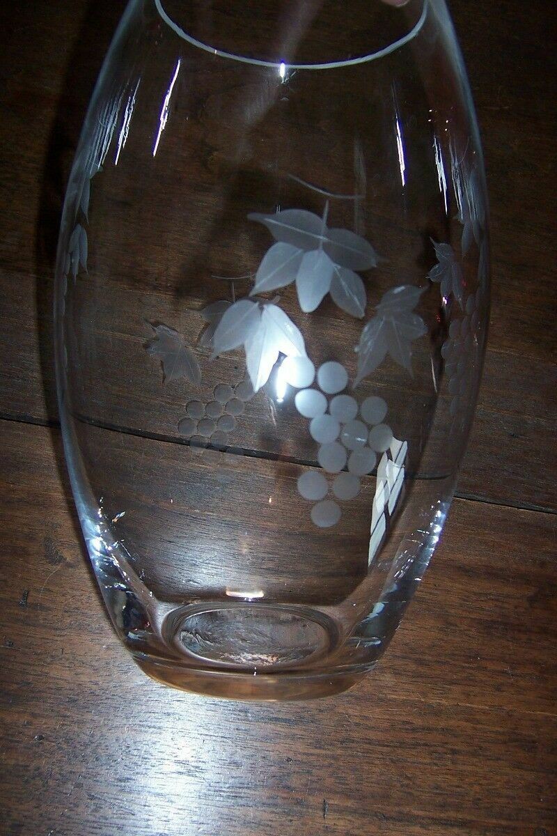 Large Clear Glass Vase – Wheel Cut Grape & Leaf Pattern – Ground Rim – Unmarked