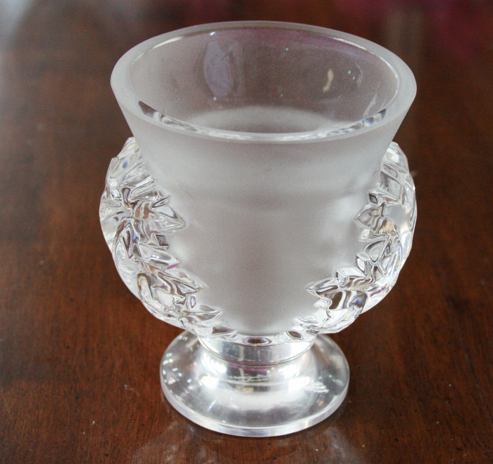 LALIQUE Satin Crystal ST.CLOUD VASE WITH ACANTHUS LEAVES Signed France Glass