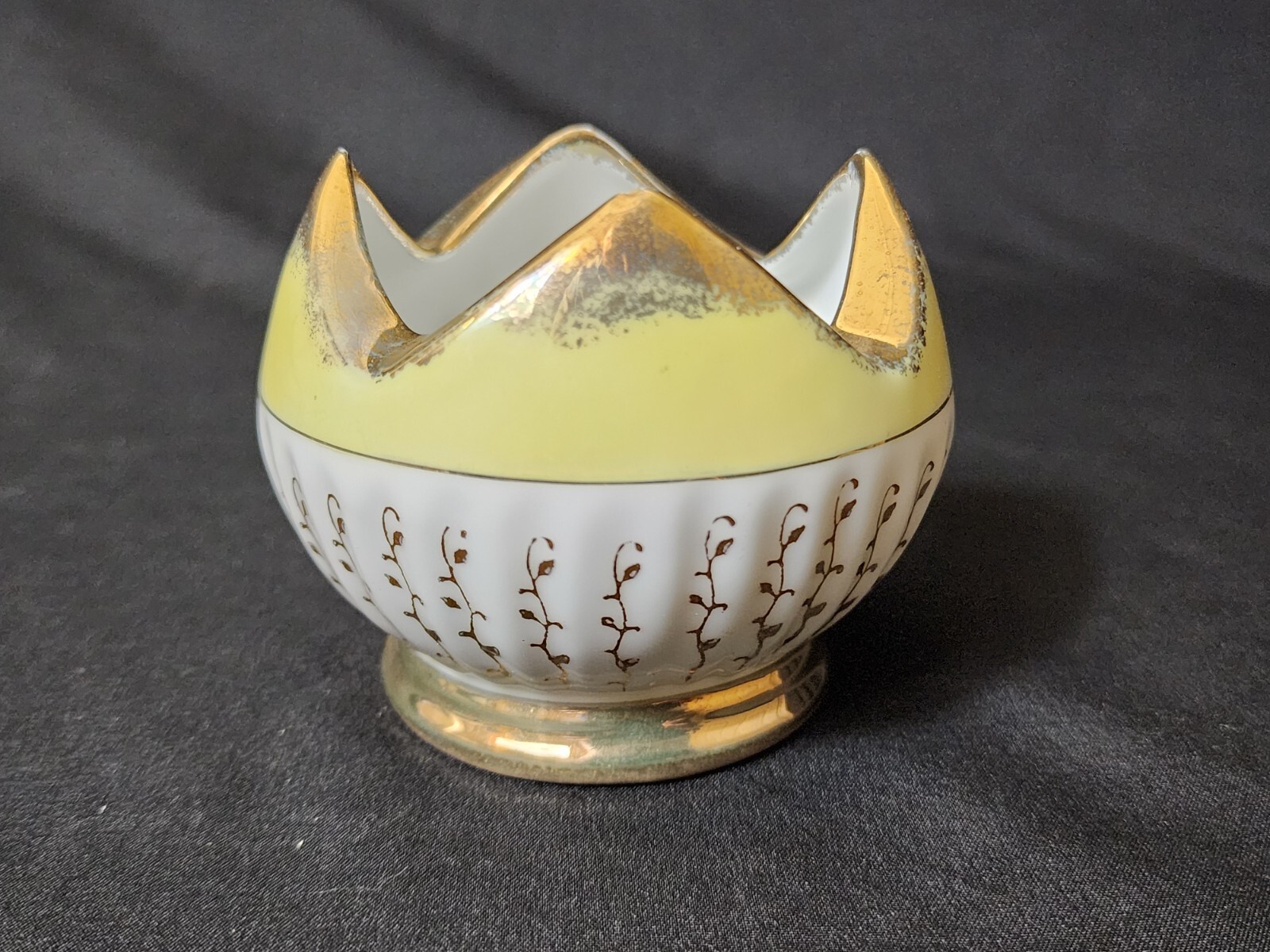 Vintage Art Glass Porcelain Iridescent Yellow and Gold Rose Bowl Japanese B25