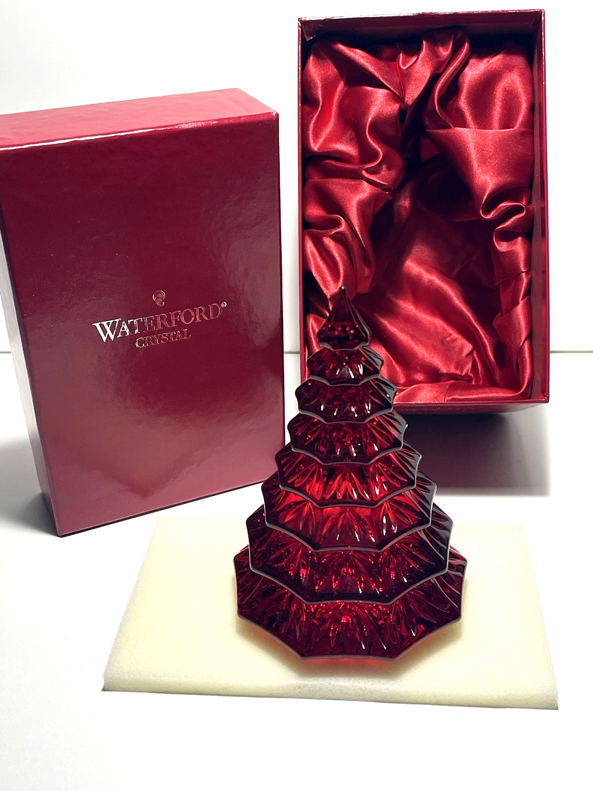 WATERFORD CRYSTAL SOLID CHRISTMAS TREE FIGURINE RED 6.5″