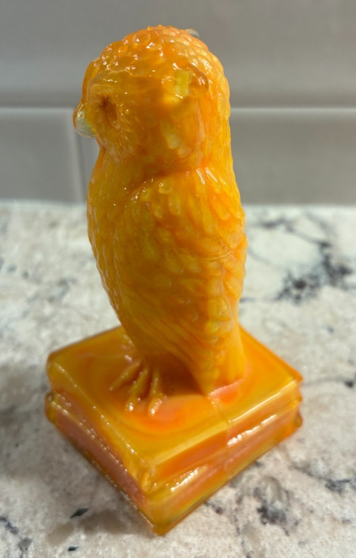 Vintage Degenhart Glass Orange Tangerine Wise Owl on Books Figurine Paperweight