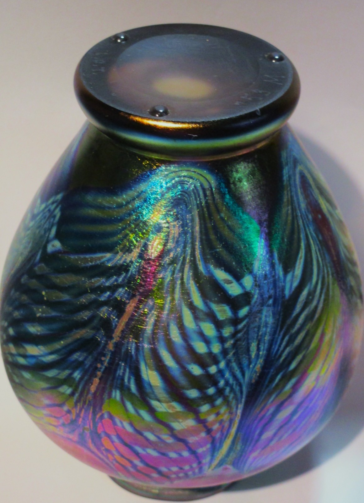 Decorated Iridescent Art Glass Vase Sotheby’s Chicago L.C. Tiffany Favrile Marks
