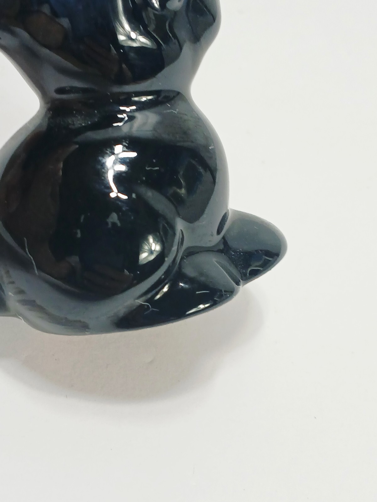 Blue Drip Glazed Bunny Figurine-Blue Mountain Pottery / Canada = 3″ /w.sticker