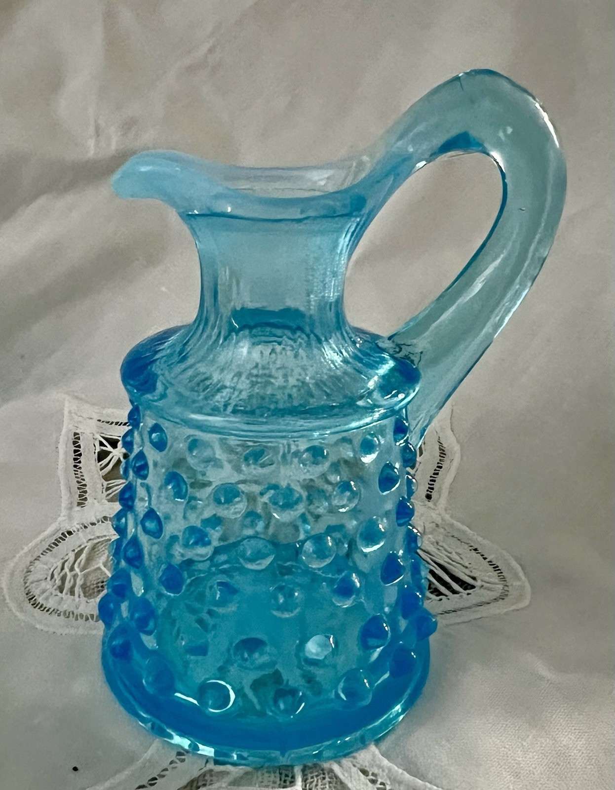 Vtg 3.5″ Fenton Glass Aqua Blue Opalescent Hobnail Ruffled Edge Bud Vase & Cruet