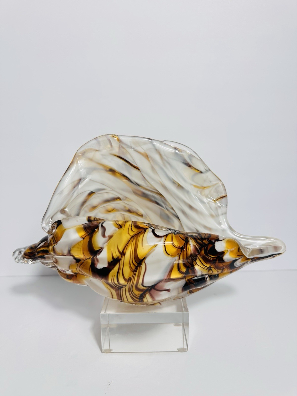 Art Glass Shell Figurine – Brown, White, Yellow & Black Sea Life Decor