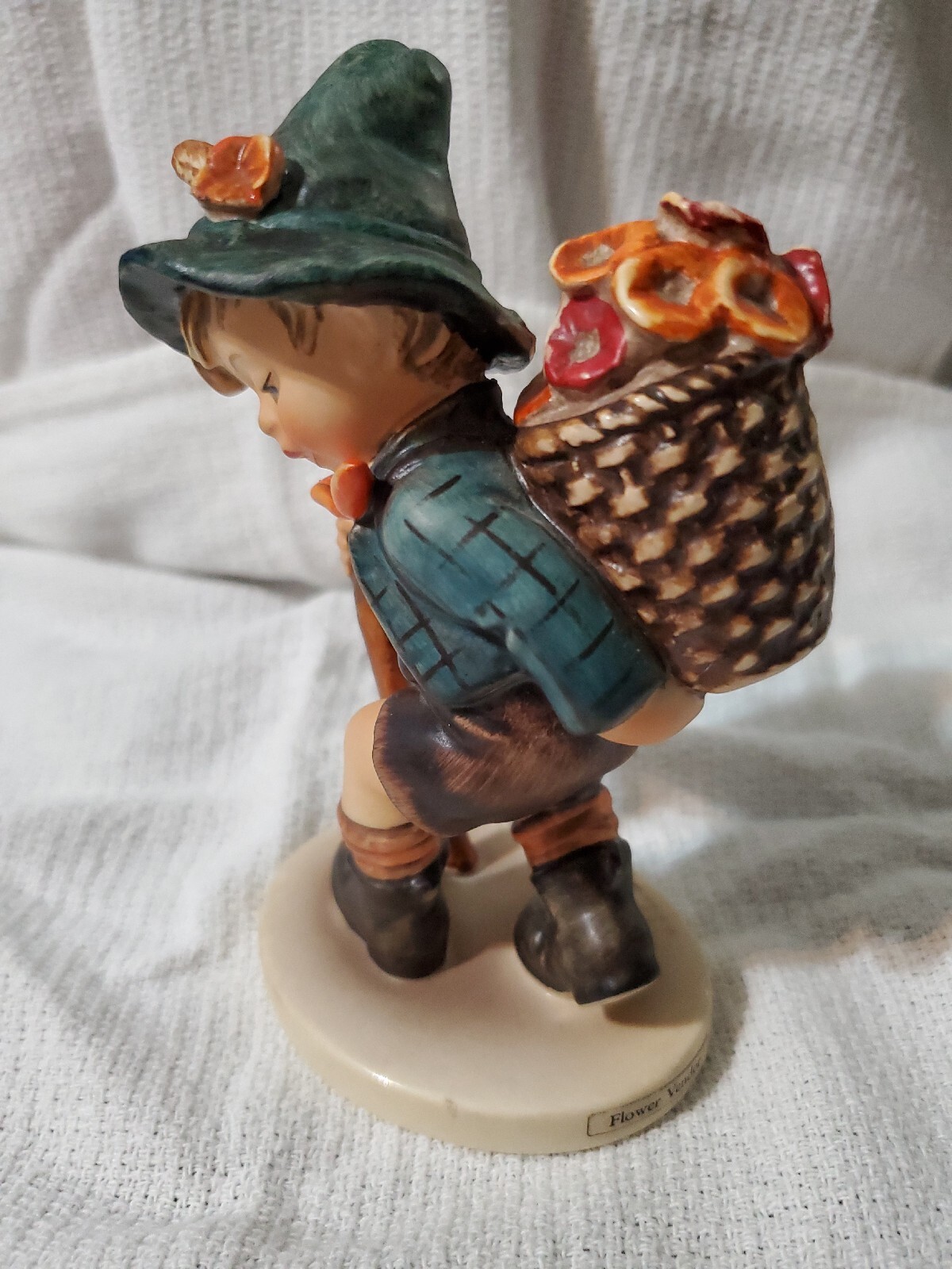 Hummel Figure 381 to The Flower Market 5 5/16in 1 Choice. Very good