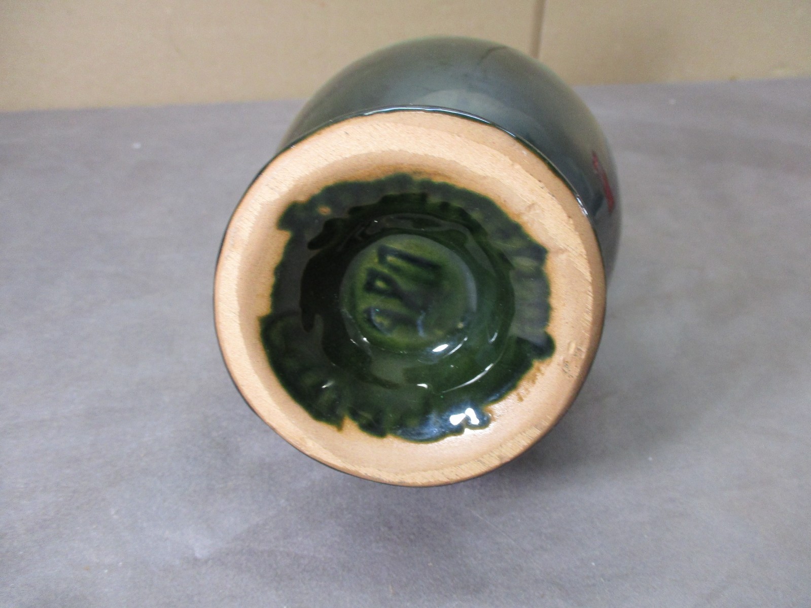 Vtg Blue Mountain Pottery 9.5″ Evangiline Pitcher Vase Green Drip Glaze MINTY